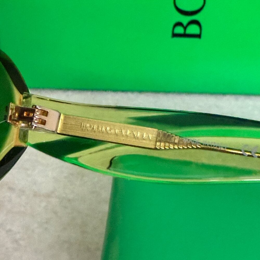 BOTTEGA VENETA Women's Green Cat Eye Sunglasses 703244 - Picture 7 of 16